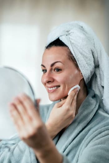 Mengenal Pentingnya Metode Deep Cleansing dan Manfaatnya untuk Kulit Wajah Mengenal Pentingnya Metode Deep Cleansing dan Manfaatnya untuk Kulit Wajah