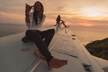 Pesawat B737 Terbengkalai di Bali Disulap Menjadi Villa Mewah Pesawat B737 Terbengkalai di Bali Disulap Menjadi Villa Mewah