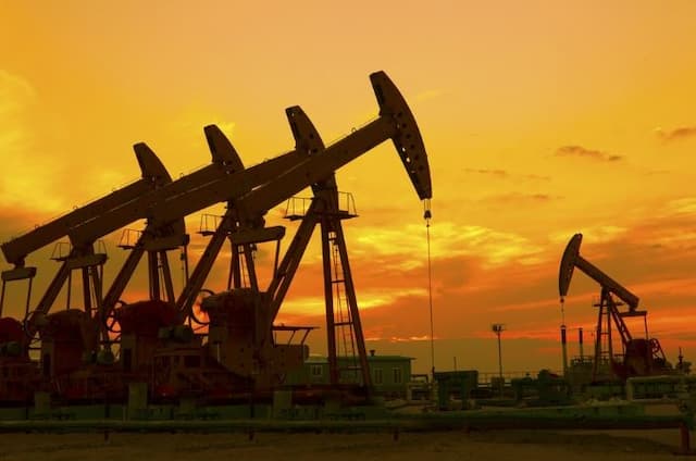 Harga Minyak Berfluktuasi usai Tenggat Waktu 48 Jam yang Ditetapkan Trump untuk Iran Harga Minyak Berfluktuasi usai Tenggat Waktu 48 Jam yang Ditetapkan Trump untuk Iran