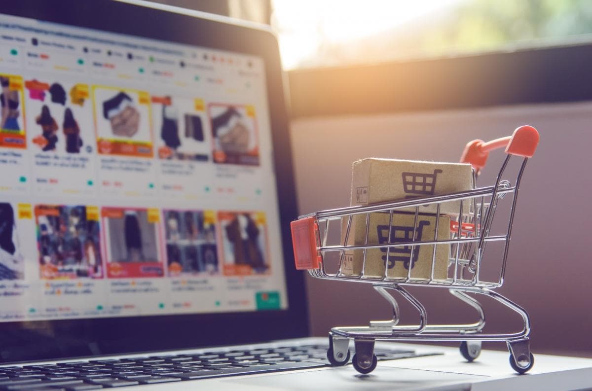 Pemerintah Siapkan Revisi Permendag 31/2023 tentang e-Commerce Pemerintah Siapkan Revisi Permendag 31/2023 tentang e-Commerce