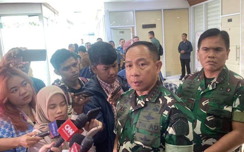 Panglima TNI Beberkan Alasan Bantuan Korban Bencana Sumatera Dilempar dari Helikopter Panglima TNI Beberkan Alasan Bantuan Korban Bencana Sumatera Dilempar dari Helikopter