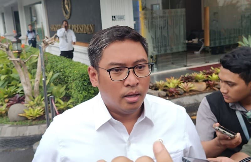 Pemerintah Hentikan Sementara Impor Gula Rafinasi Pemerintah Hentikan Sementara Impor Gula Rafinasi