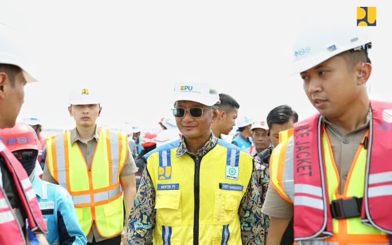 Kementerian PU Rekonstruksi Gedung DPRD Kediri Usai Rusak Parah Akibat Demo Kementerian PU Rekonstruksi Gedung DPRD Kediri Usai Rusak Parah Akibat Demo