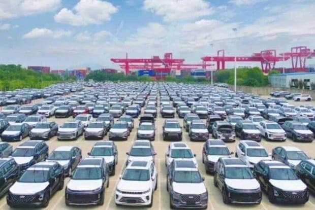 Industri Otomotif China Hadapi Krisis Imbas Perang Harga dan Produksi Berlebih Industri Otomotif China Hadapi Krisis Imbas Perang Harga dan Produksi Berlebih
