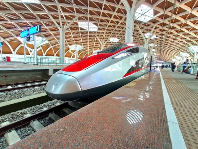 KCIC Serahkan Restrukturisasi Utang Whoosh ke Danantara KCIC Serahkan Restrukturisasi Utang Whoosh ke Danantara