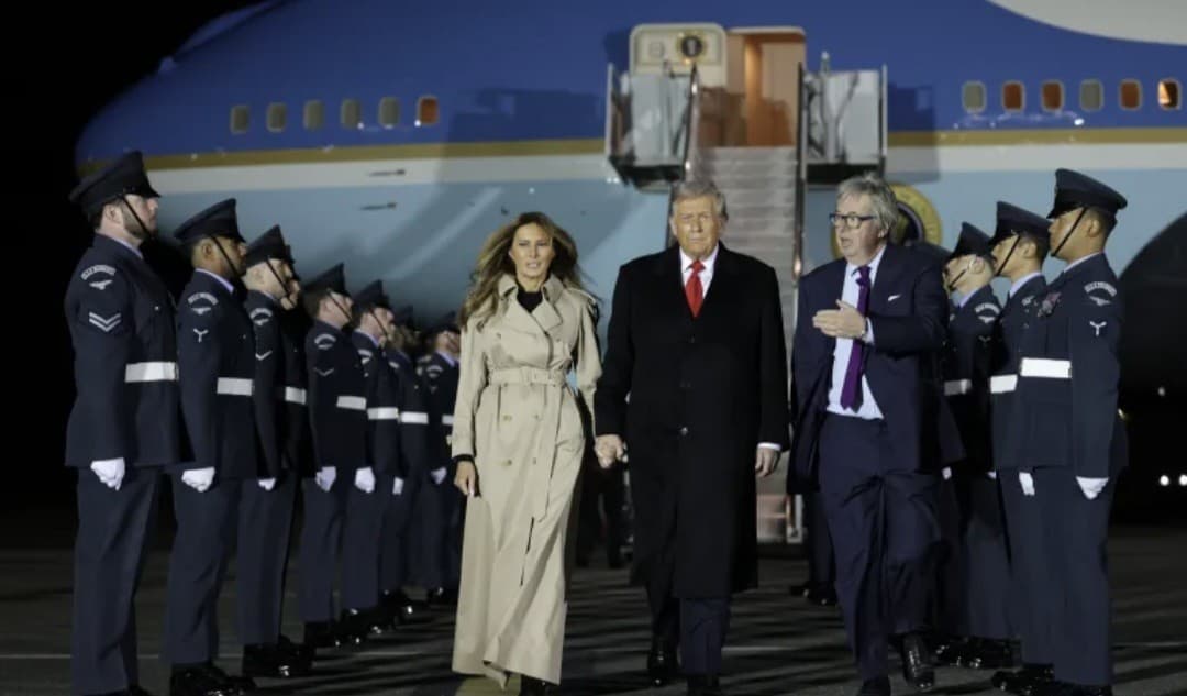 Trump Tiba di Inggris untuk Kunjungan Kenegaraan Kedua Trump Tiba di Inggris untuk Kunjungan Kenegaraan Kedua