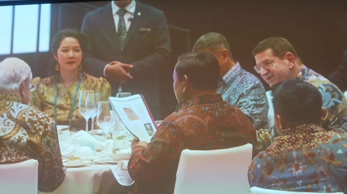 Prabowo dan Steve Forbes Kompak Kenakan Batik saat Dinner Bersama Prabowo dan Steve Forbes Kompak Kenakan Batik saat Dinner Bersama