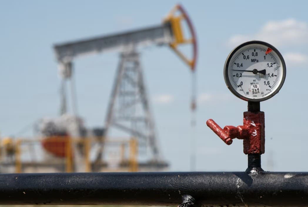 Harga Minyak Terus Melemah, IEA Prediksi Kelebihan Pasokan Meningkat Harga Minyak Terus Melemah, IEA Prediksi Kelebihan Pasokan Meningkat