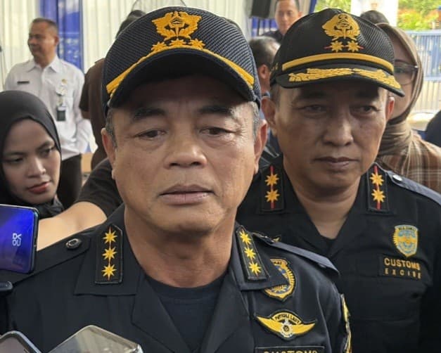 Purbaya Ancam Bekukan Bea Cukai, Dirjen Djaka: Kami Sedang Berbenah Diri Purbaya Ancam Bekukan Bea Cukai, Dirjen Djaka: Kami Sedang Berbenah Diri