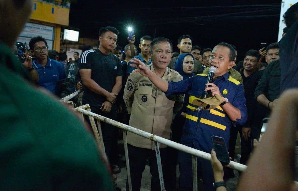 Bahlil Bebaskan Penggunaan Barcode BBM di Lokasi Bencana, Minta Jangan Disalahgunakan Bahlil Bebaskan Penggunaan Barcode BBM di Lokasi Bencana, Minta Jangan Disalahgunakan