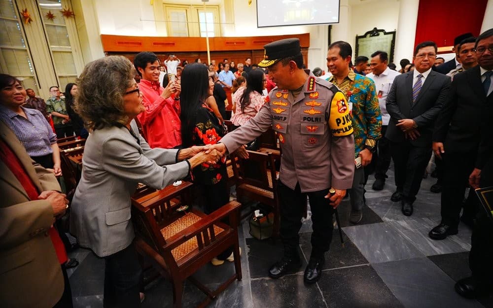 Kunjungi Gereja Katedral, Kapolri Pastikan Keamanan dan Pelayanan Misa Malam Natal Kunjungi Gereja Katedral, Kapolri Pastikan Keamanan dan Pelayanan Misa Malam Natal