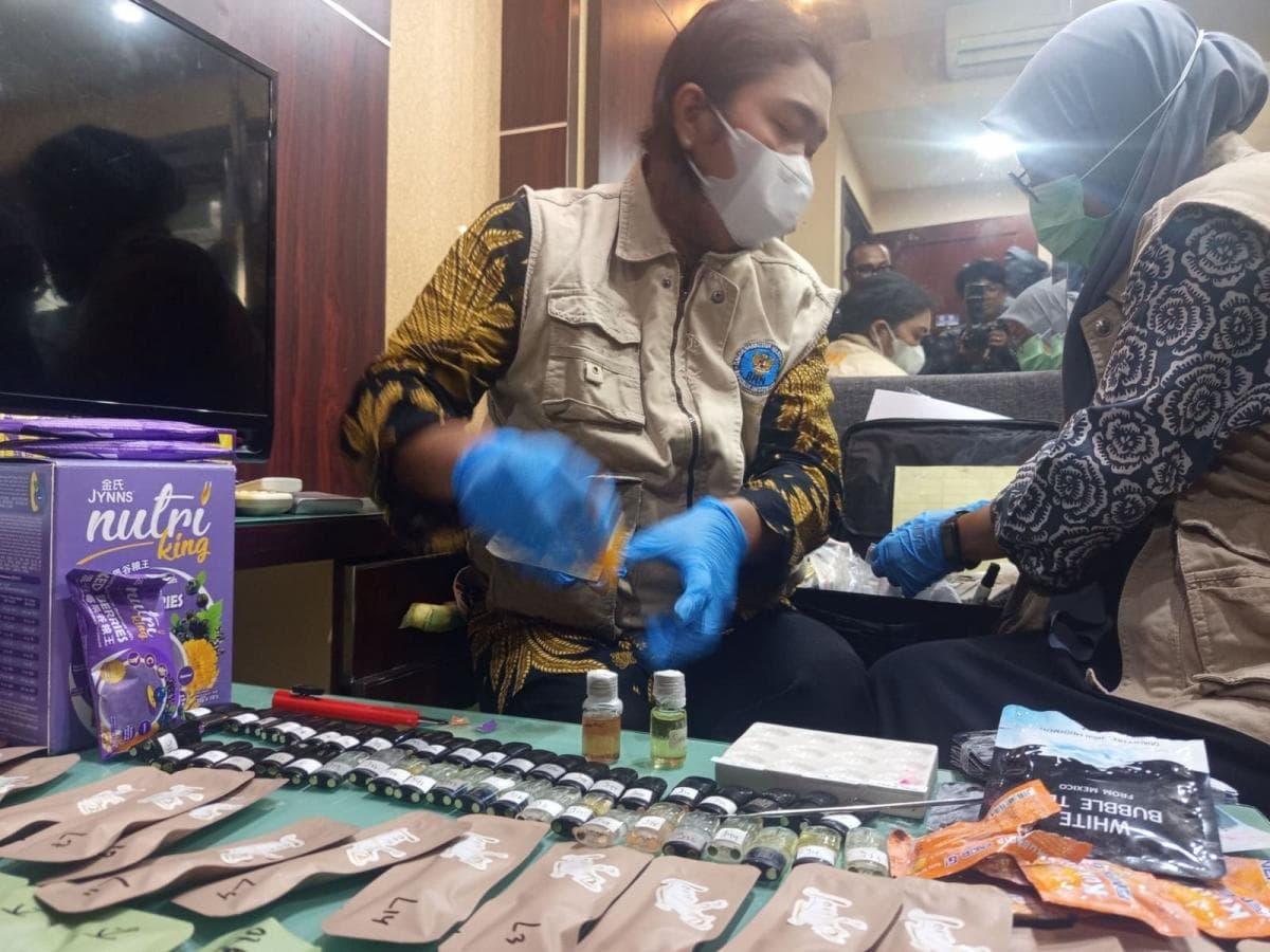 BNN Grebek Pabrik Narkoba Jenis Likuid Vape di Ancol, Jaringan China-Malaysia BNN Grebek Pabrik Narkoba Jenis Likuid Vape di Ancol, Jaringan China-Malaysia