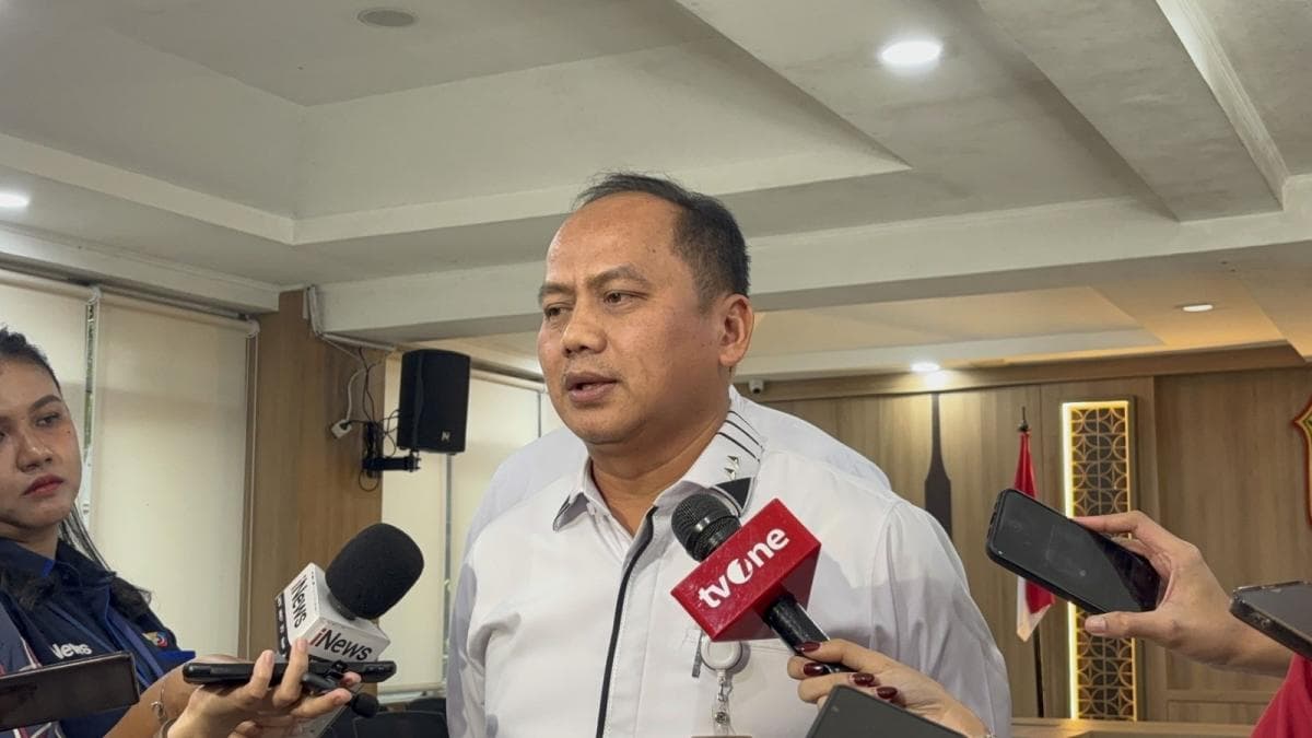 Kejaksaan Agung Ungkap Riza Chalid Terindikasi Kabur ke Salah Satu Negara ASEAN Kejaksaan Agung Ungkap Riza Chalid Terindikasi Kabur ke Salah Satu Negara ASEAN