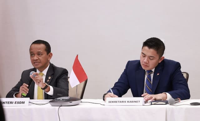 Seskab Teddy Sebut Diplomasi Prabowo Buahkan Hasil, Tarif AS Turun Jadi 19 Persen Seskab Teddy Sebut Diplomasi Prabowo Buahkan Hasil, Tarif AS Turun Jadi 19 Persen