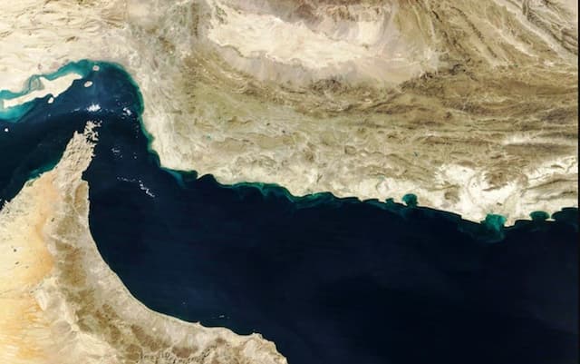 Iran dan AS-Israel Perang, Kapal Tanker Minyak Takut Lewat Selat Hormuz Iran dan AS-Israel Perang, Kapal Tanker Minyak Takut Lewat Selat Hormuz