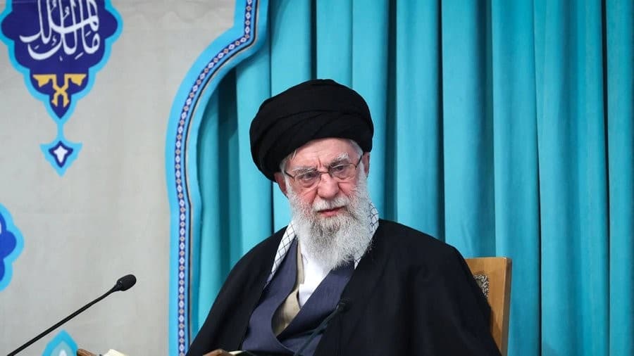 Iran Konfirmasi Pemimpin Tertinggi Ayatollah Ali Khamenei Tewas usai Serangan AS dan Israel Iran Konfirmasi Pemimpin Tertinggi Ayatollah Ali Khamenei Tewas usai Serangan AS dan Israel
