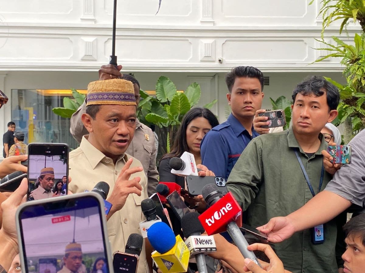 Prabowo Bentuk Satgas, Targetkan 100 GW PLTS dan Konversi 120 Juta Motor Listrik Prabowo Bentuk Satgas, Targetkan 100 GW PLTS dan Konversi 120 Juta Motor Listrik
