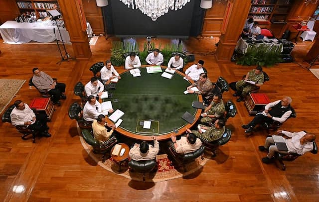 Prabowo Gelar Ratas di Hambalang, Bahas Pendidikan hingga Pertahanan Prabowo Gelar Ratas di Hambalang, Bahas Pendidikan hingga Pertahanan