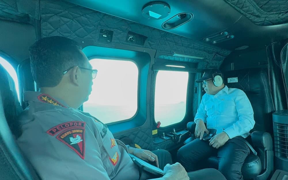Kapolri dan Menko PMK Patroli Naik Heli Cek Kesiapan Arus Mudik Pelabuhan Merak Kapolri dan Menko PMK Patroli Naik Heli Cek Kesiapan Arus Mudik Pelabuhan Merak