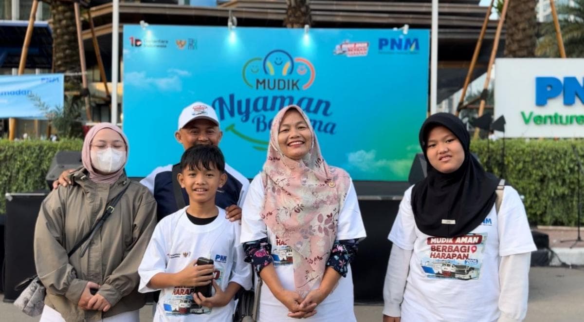 Cerita Ibu Eka Setelah Dua Tahun Menahan Rindu Kini Bisa Mudik Nyaman Bareng PNM Cerita Ibu Eka Setelah Dua Tahun Menahan Rindu Kini Bisa Mudik Nyaman Bareng PNM