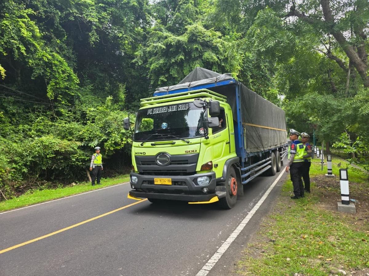 Pembatasan Truk Berlaku hingga 29 Maret, Kemenhub Ingatkan Sanksi bagi Perusahaan Pelanggar Pembatasan Truk Berlaku hingga 29 Maret, Kemenhub Ingatkan Sanksi bagi Perusahaan Pelanggar