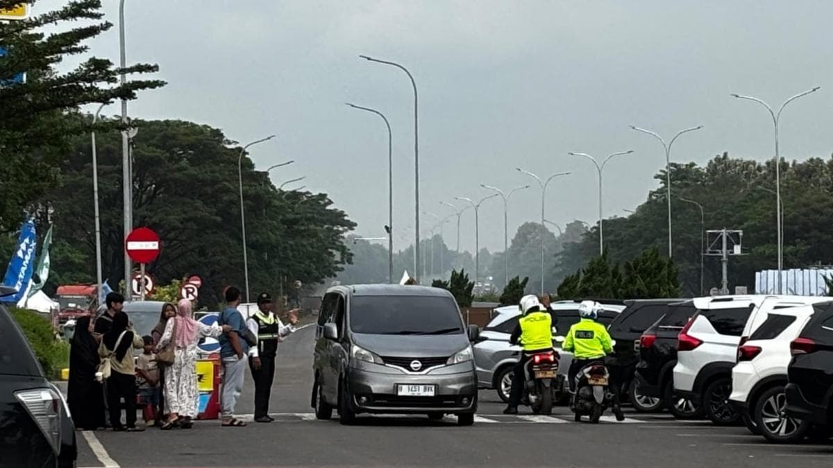 One Way Berakhir, Lalin Tol Cipali Kembali Normal Dua Arah Sore Ini One Way Berakhir, Lalin Tol Cipali Kembali Normal Dua Arah Sore Ini