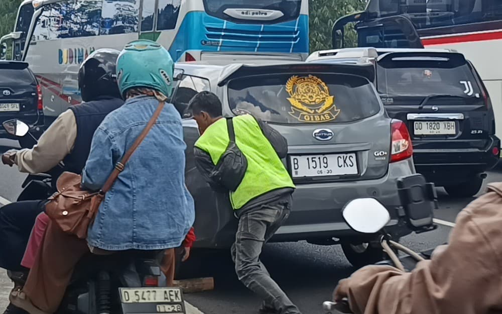 Polisi Siapkan Layanan Bengkel Gratis untuk Kendaraan Mogok di Lingkar Gentong Polisi Siapkan Layanan Bengkel Gratis untuk Kendaraan Mogok di Lingkar Gentong