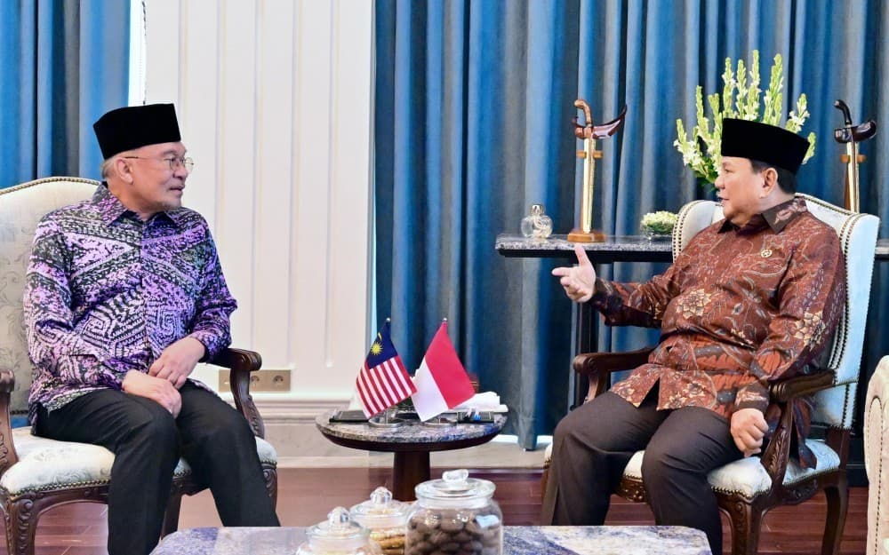 Seskab Teddy Beberkan Isi Pertemuan Tiga Jam Presiden Prabowo dan PM Anwar Ibrahim Seskab Teddy Beberkan Isi Pertemuan Tiga Jam Presiden Prabowo dan PM Anwar Ibrahim