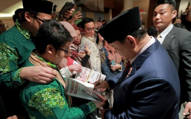 Cerita Diaspora di Jepang Dapat Tanda Tangan Presiden Prabowo Cerita Diaspora di Jepang Dapat Tanda Tangan Presiden Prabowo