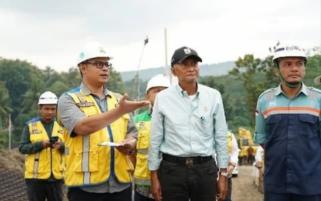 Kementerian PU Bangun 456 Huntara untuk Korban Bencana Tegal Kementerian PU Bangun 456 Huntara untuk Korban Bencana Tegal