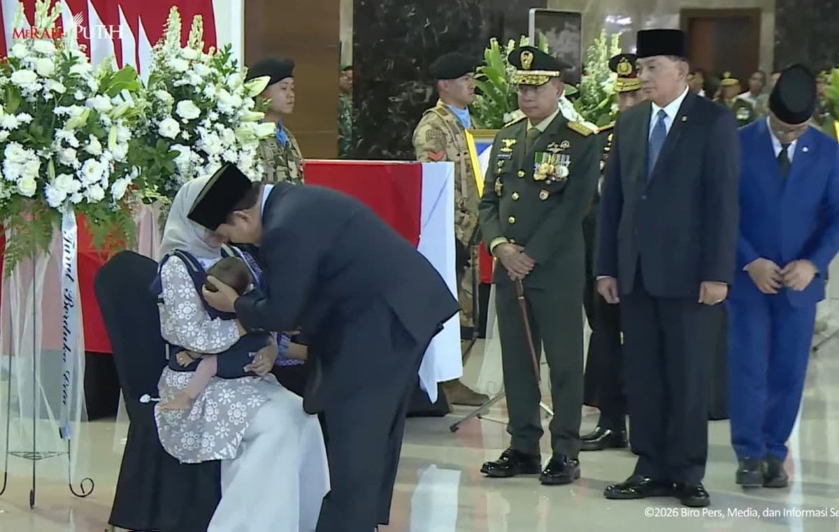 Momen Prabowo Sampaikan Belasungkawa kepada Keluarga Prajurit TNI yang Gugur di Lebanon Momen Prabowo Sampaikan Belasungkawa kepada Keluarga Prajurit TNI yang Gugur di Lebanon