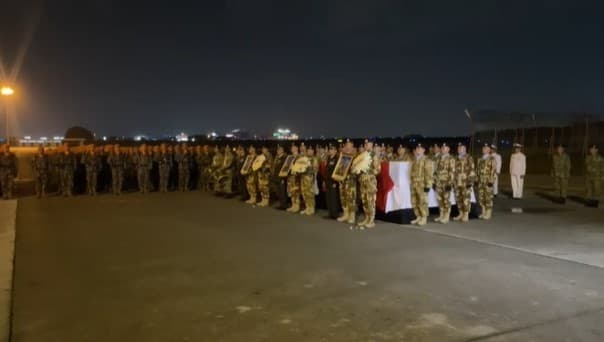 Tiga Jenazah Prajurit TNI yang Gugur di Lebanon Diterbangkan ke Bandung dan Yogyakarta Tiga Jenazah Prajurit TNI yang Gugur di Lebanon Diterbangkan ke Bandung dan Yogyakarta