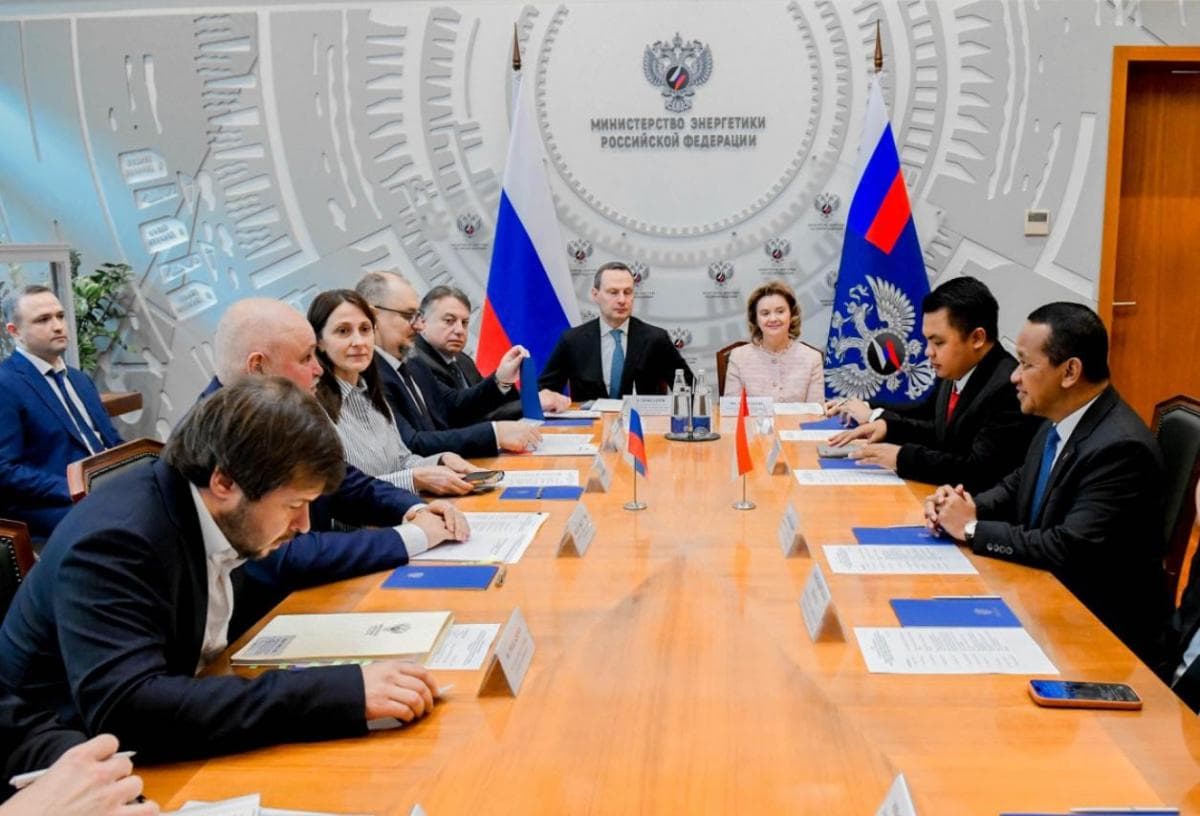 Bahlil Sebut Indonesia Bakal Dapat Suplai Minyak dan LPG dari Rusia Bahlil Sebut Indonesia Bakal Dapat Suplai Minyak dan LPG dari Rusia