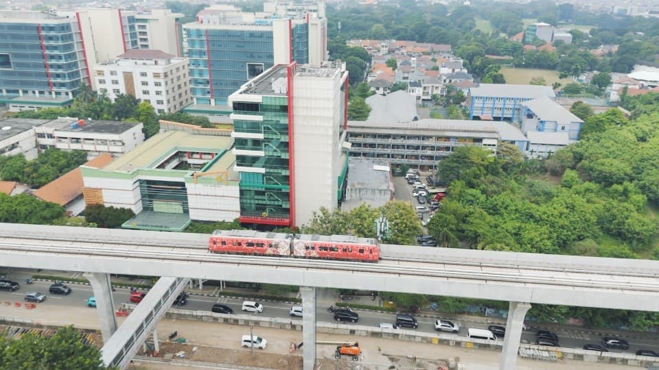 Jakpro Uji Coba Lintasan LRT Jakarta Fase 1B Velodrome-Manggarai Jakpro Uji Coba Lintasan LRT Jakarta Fase 1B Velodrome-Manggarai