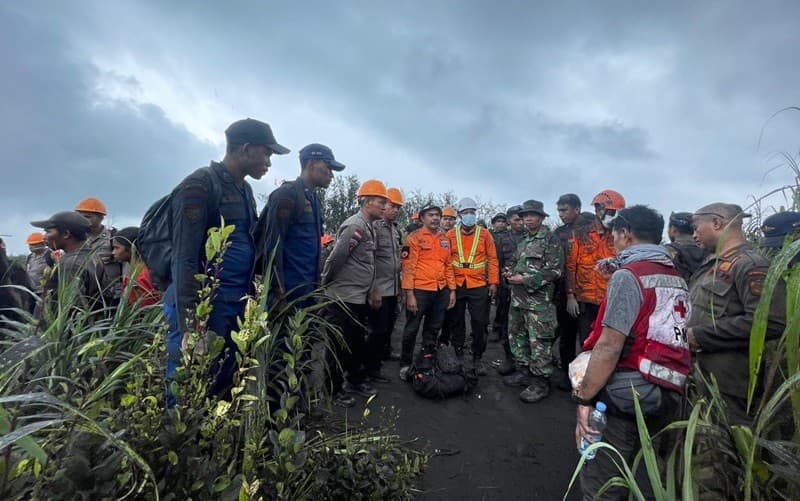Korban Erupsi Gunung Dukono, Jasad Dua Warga Singapura Ditemukan Korban Erupsi Gunung Dukono, Jasad Dua Warga Singapura Ditemukan