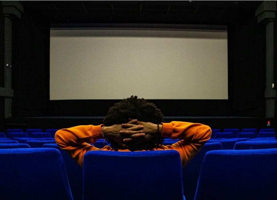 6 Judul Film Terbaru Bulan Ini Yang Wajib Masuk Daftar Tontonan 6 Judul Film Terbaru Bulan Ini Yang Wajib Masuk Daftar Tontonan