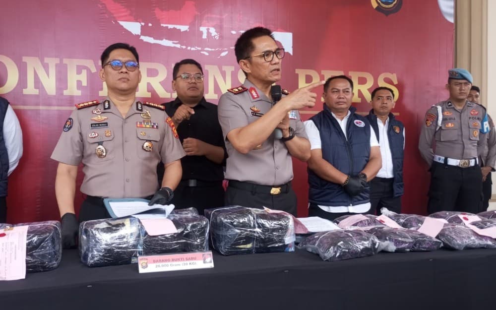 Polisi Bongkar Penyelundupan Narkoba dan Vape Yakuza Senilai Rp25,9 Miliar Polisi Bongkar Penyelundupan Narkoba dan Vape Yakuza Senilai Rp25,9 Miliar