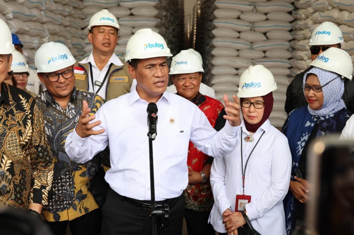 Stok Beras Nasional Tembus 5,3 Juta Ton, Mentan Bidik Rekor Baru 5,5 Juta Ton Stok Beras Nasional Tembus 5,3 Juta Ton, Mentan Bidik Rekor Baru 5,5 Juta Ton