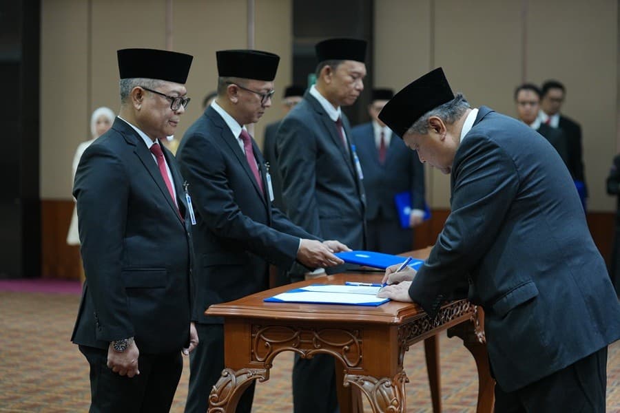 Gubernur BI Lantik Tiga Pimpinan Satuan Kerja Baru, Ini Daftar Namanya Gubernur BI Lantik Tiga Pimpinan Satuan Kerja Baru, Ini Daftar Namanya