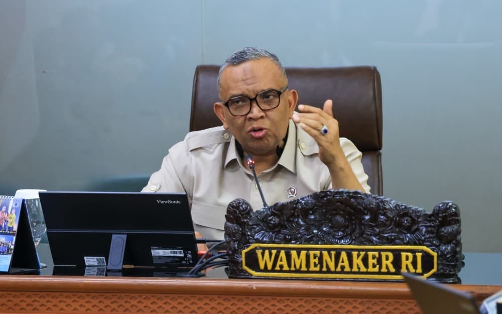 Wamenaker Tegaskan Kerja di Hari Libur Nasional, Karyawan Wajib Dapat Upah Lembur Wamenaker Tegaskan Kerja di Hari Libur Nasional, Karyawan Wajib Dapat Upah Lembur