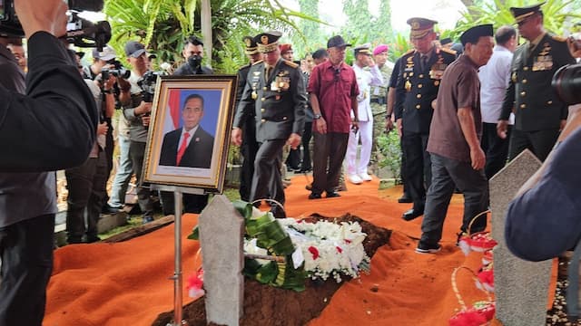 Pemakaman Militer Eks Menhan Ryamizard Ryacudu Berlangsung Khidmat, Sjafrie Jadi Inspektur Upacara Pemakaman Militer Eks Menhan Ryamizard Ryacudu Berlangsung Khidmat, Sjafrie Jadi Inspektur Upacara