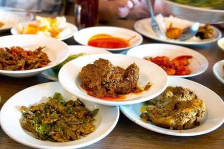 Makan Nasi Padang Ditagih Bill Rp495 Ribu, Mahal atau Murah? Makan Nasi Padang Ditagih Bill Rp495 Ribu, Mahal atau Murah?