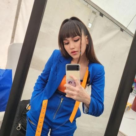 7 Artis Tajir Indonesia yang Pakai HP Android 7 Artis Tajir Indonesia yang Pakai HP Android