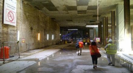 Siapa Pemilik Ratu Plaza? Dulu Mal Ternama Kini Sepi Pengunjung Siapa Pemilik Ratu Plaza? Dulu Mal Ternama Kini Sepi Pengunjung