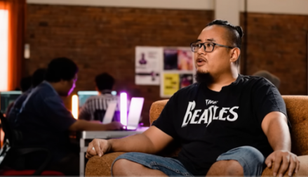 Pria ini Buka Usaha Desain Grafis: Kliennya dari Mancanegara, Raup USD100.000 per Bulan Pria ini Buka Usaha Desain Grafis: Kliennya dari Mancanegara, Raup USD100.000 per Bulan