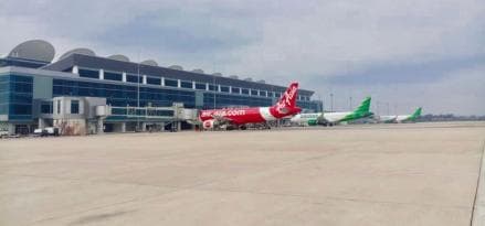 Kebakaran Lahan di Area Bandara Kertajati, Aktivitas Penerbangan Tak Terganggu Kebakaran Lahan di Area Bandara Kertajati, Aktivitas Penerbangan Tak Terganggu