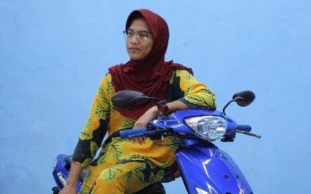 Intip Penghasilan Emak Gila, YouTuber yang Raup Untung hingga Rp395 Juta dari Promosikan Judi Online Intip Penghasilan Emak Gila, YouTuber yang Raup Untung hingga Rp395 Juta dari Promosikan Judi Online