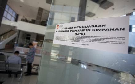 OJK Cabut Izin Usaha BPR KR Indramayu, LPS Siapkan Pembayaran Simpanan Nasabah OJK Cabut Izin Usaha BPR KR Indramayu, LPS Siapkan Pembayaran Simpanan Nasabah