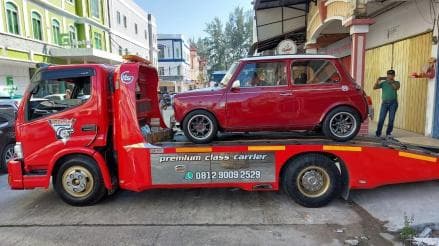 Penampakan Tiga Mobil Mewah dan Antik Milik Andhi Pramono yang Disita KPK Penampakan Tiga Mobil Mewah dan Antik Milik Andhi Pramono yang Disita KPK