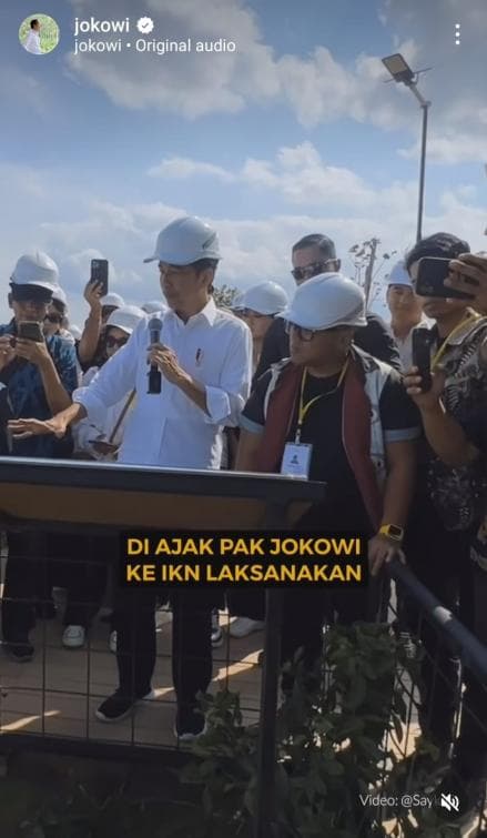 Jokowi Apresiasi Saykoji yang Buat Lagu tentang Ibu Kota Nusantara Jokowi Apresiasi Saykoji yang Buat Lagu tentang Ibu Kota Nusantara